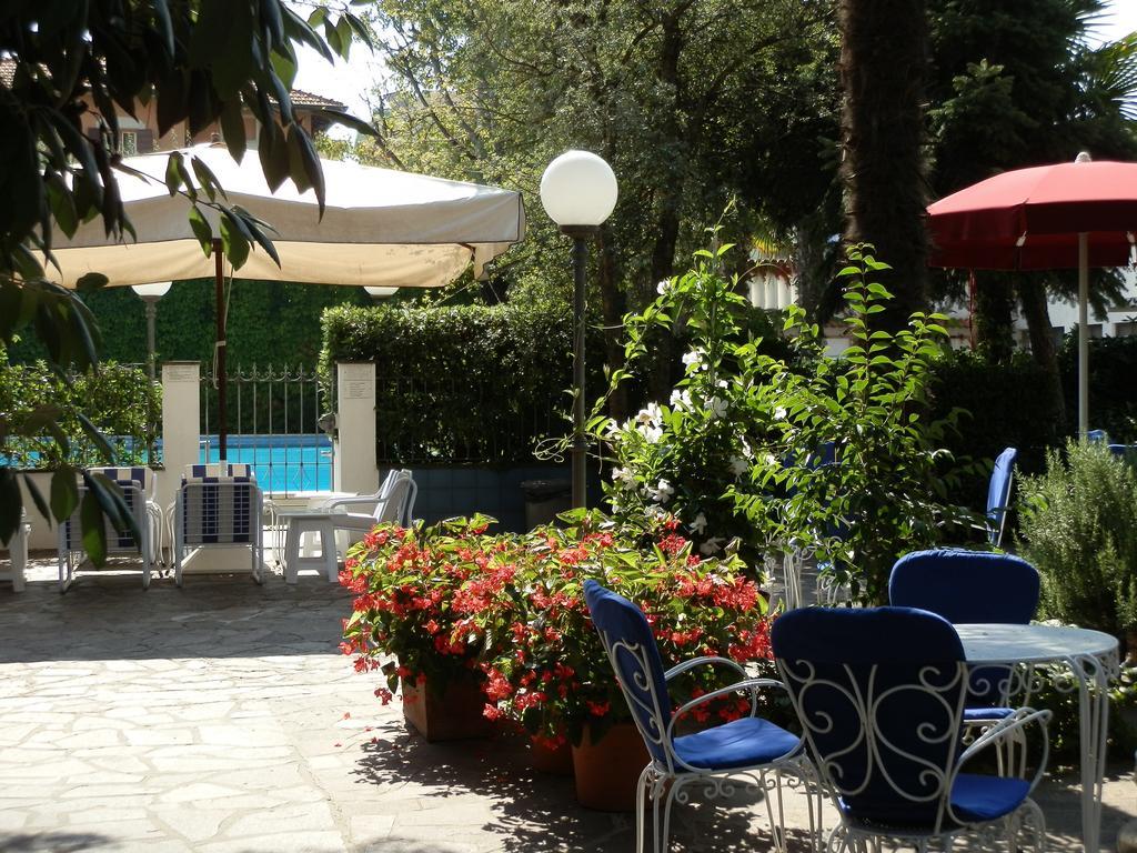 Hotel Nautic B&B Bellaria-Igea Marina Exterior foto