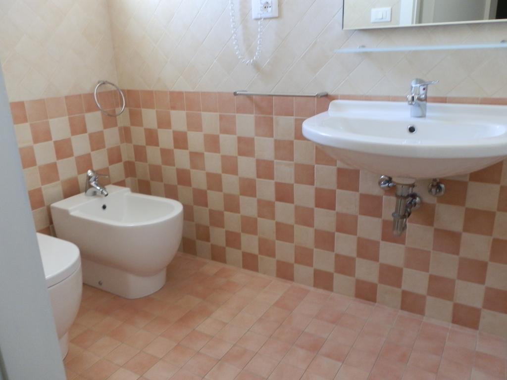 Hotel Nautic B&B Bellaria-Igea Marina Habitación foto