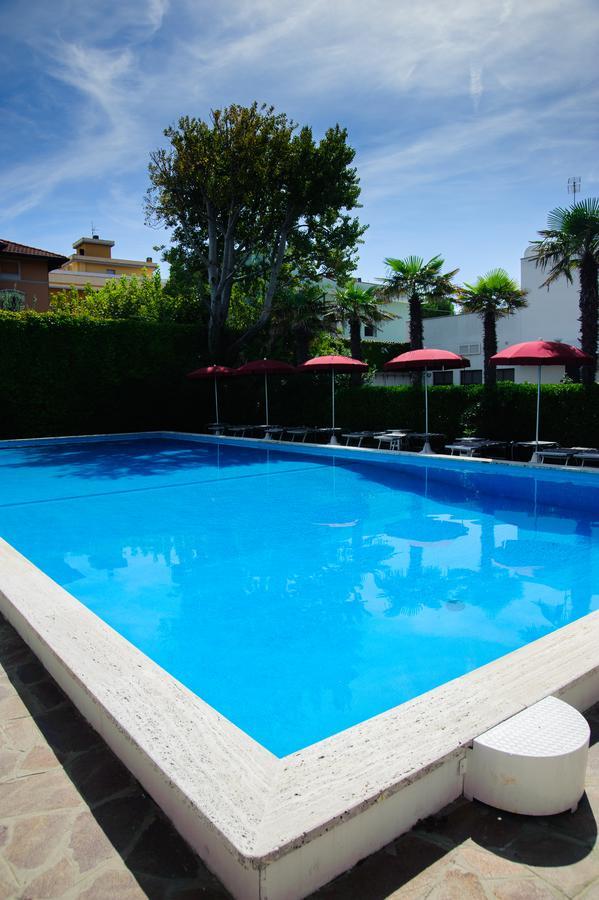 Hotel Nautic B&B Bellaria-Igea Marina Exterior foto